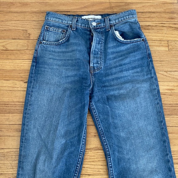 Reformation Cynthia Relaxed Jean size 25 - Picture 3 of 6